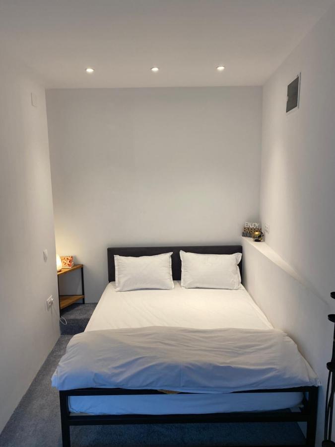 Garden Apartament Petrila Exterior foto