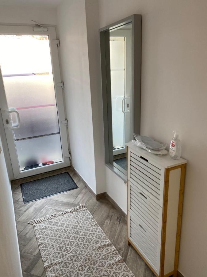 Garden Apartament Petrila Exterior foto